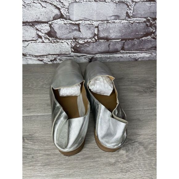 Lucky Brand Metallic Silver Leather Slip On Loafers Flats Shoes Women 11M US/43 - Picture 5 of 16